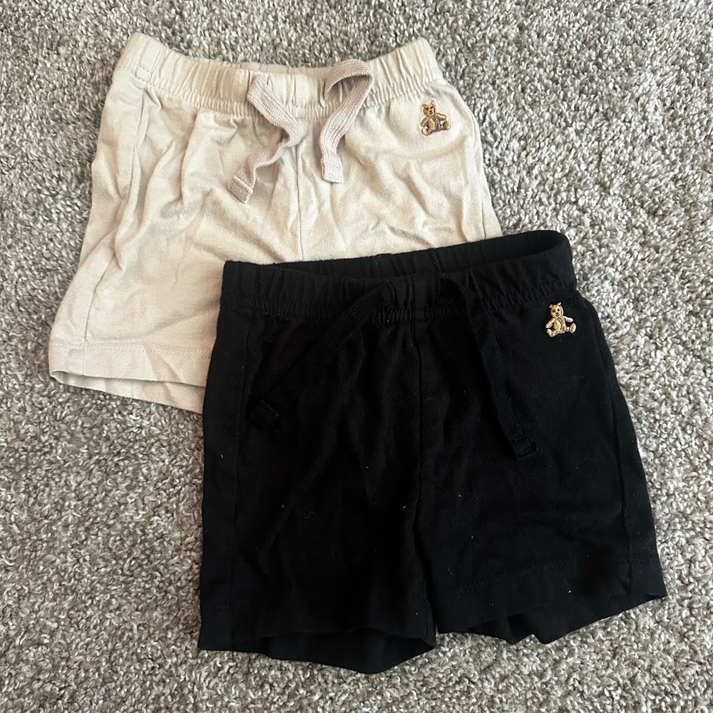 Baby Gap Black and Cream Shorts 3-6months